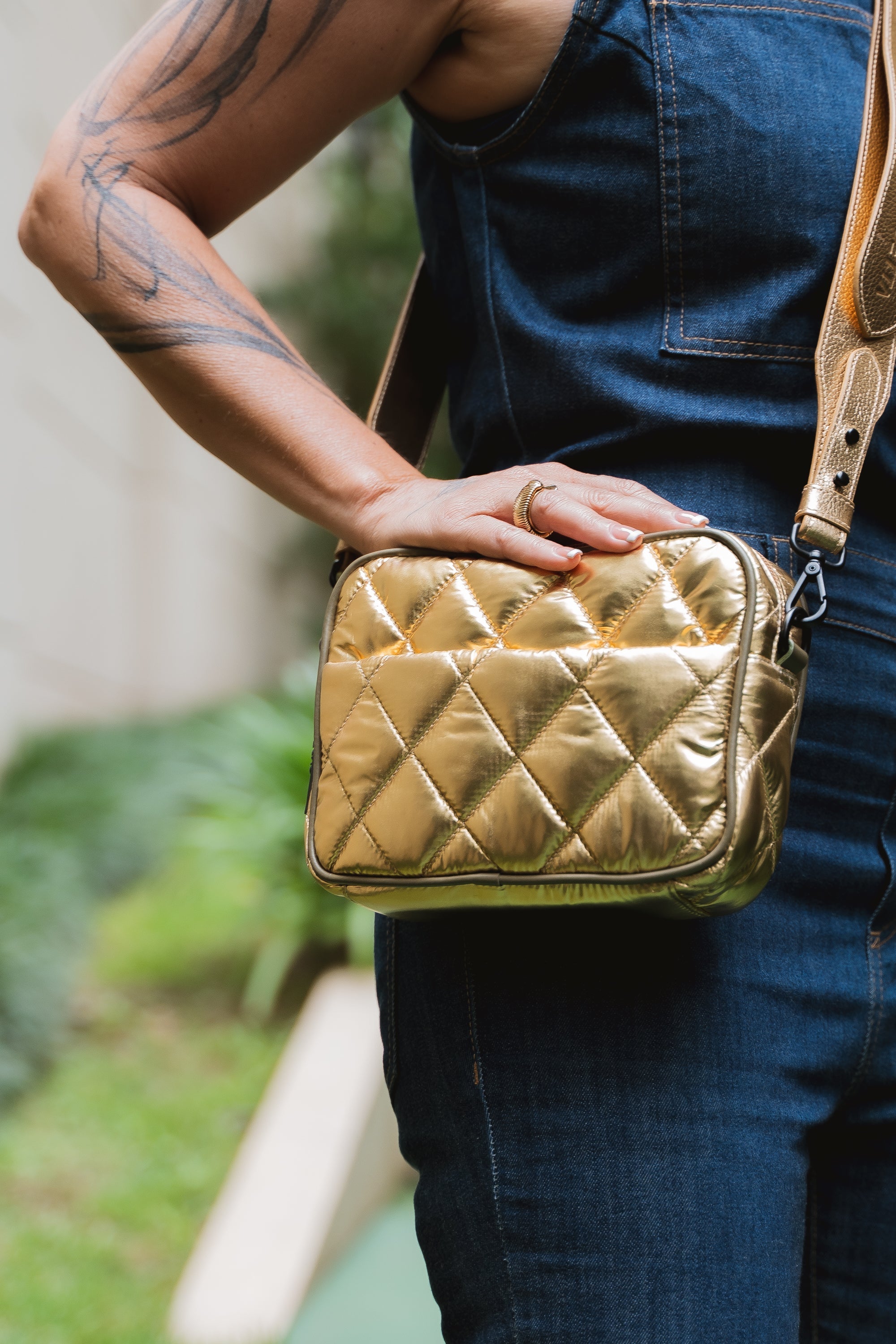 Bolsa com alça transversal: liberdade com estilo no seu dia a dia