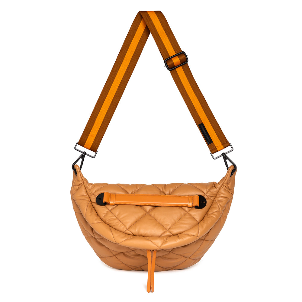 BOLSA BANANA couro caramelo