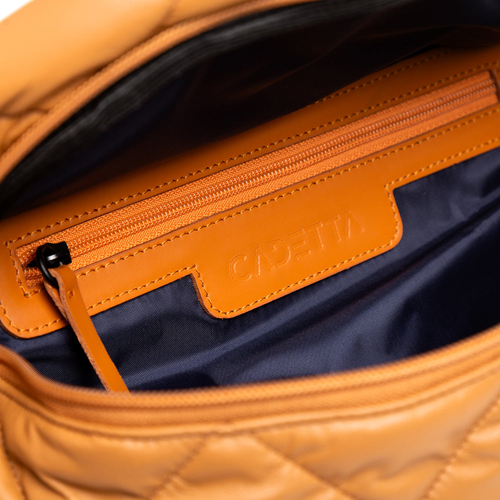 BOLSA BANANA COURO CARAMELO