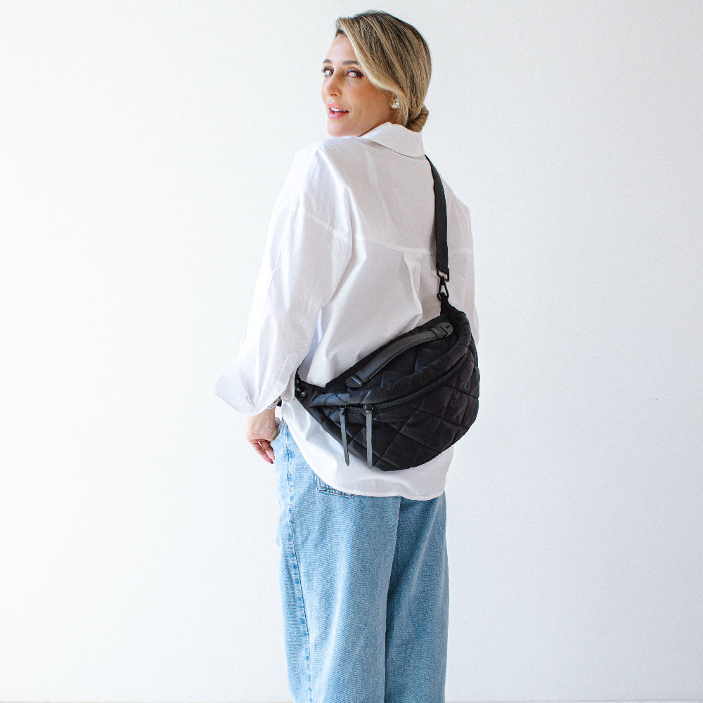 BOLSA BANANA preta