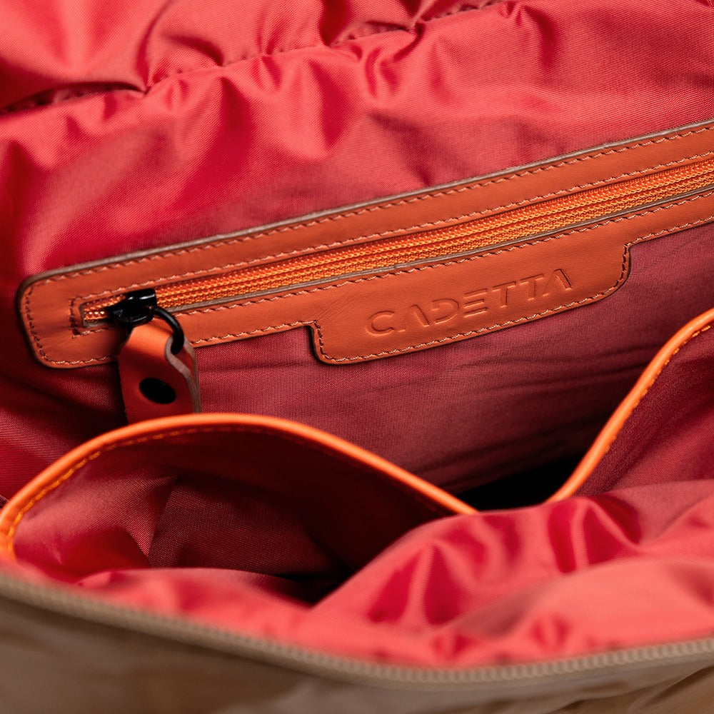 BOLSA CAMILLA TRIP amarula / forro paprika